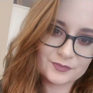Meet your Posher, Hollie